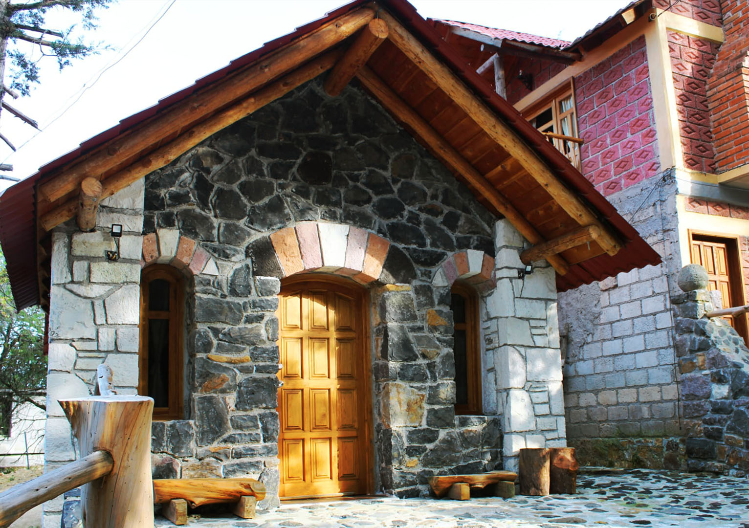 Huasca de Ocampo
                    Primer Pueblo Mágico de México